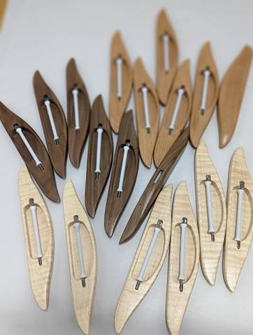 Hand Shuttle, Low Profile Swedish Style – AVL Looms Inc.